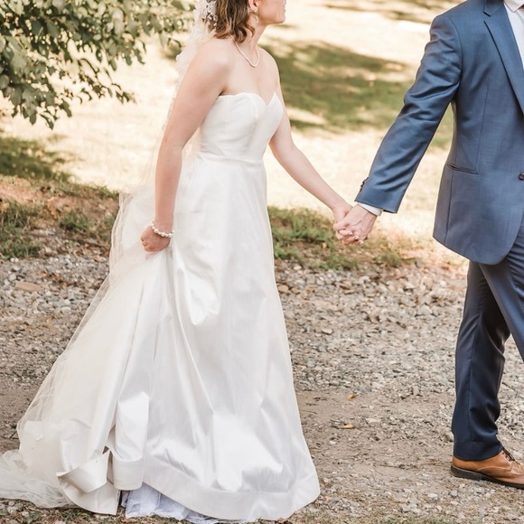 Timeless Pleated Sweetheart Neck A-line Pockets Wedding Dress